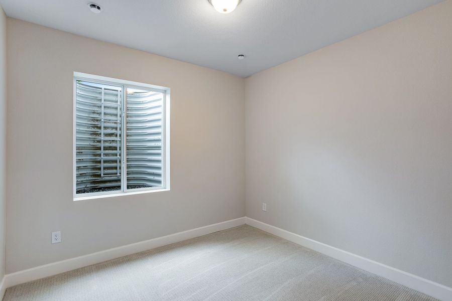 Spacious, unfurnished interior of a new home in Sugar Mill Village, Longmont (Image 18).