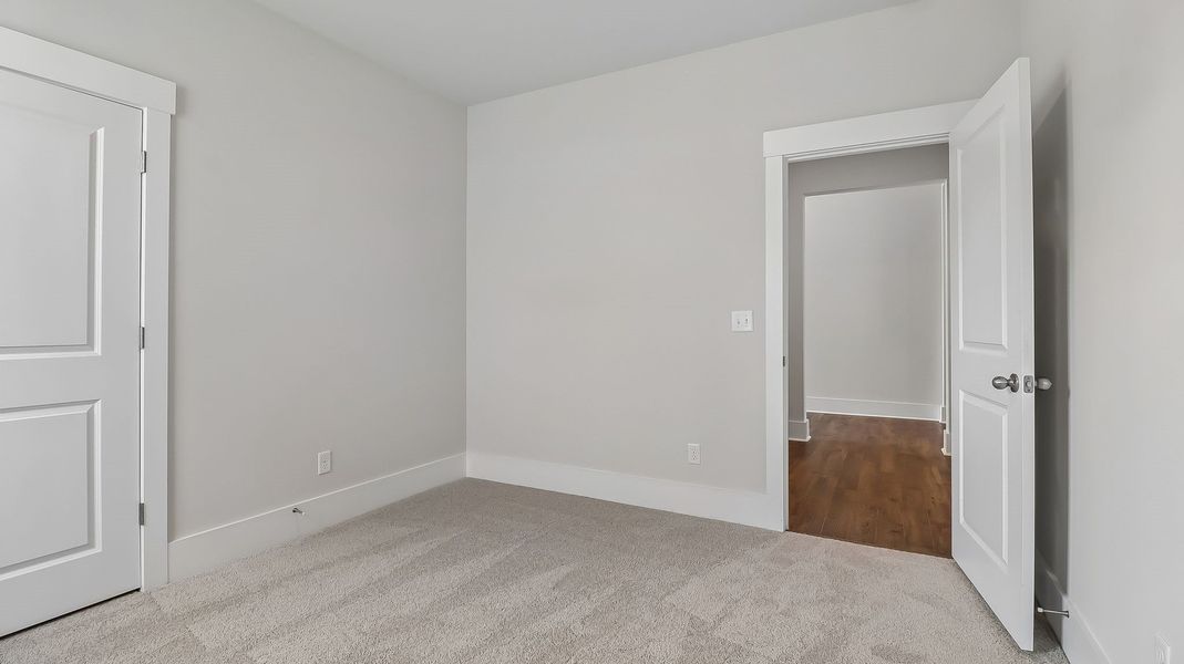 Spacious, unfurnished interior of a new home in Livingston Woods, Irmo (Image 14).