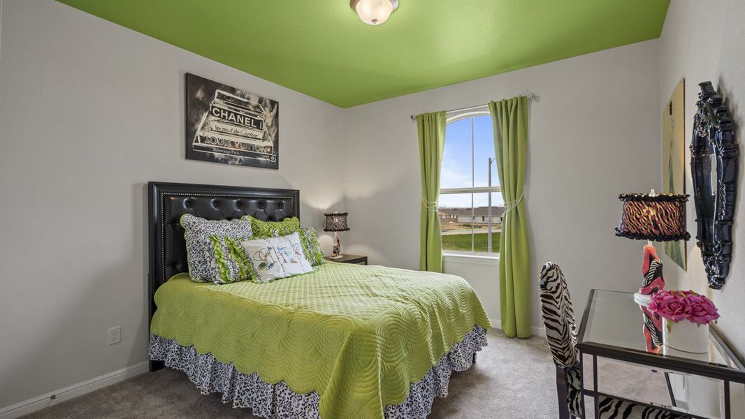 Furnished interior view inside a new home in Trails of Elizabeth Creek, Fort Worth (Image 19). Furnished interior view inside a new home in Trails of Elizabeth Creek, Fort Worth (Image 19).