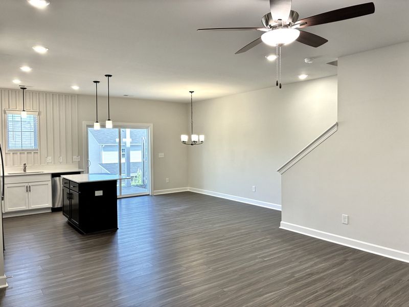 Spacious, unfurnished interior of a new home in Holly Ridge, Greenville (Image 14).