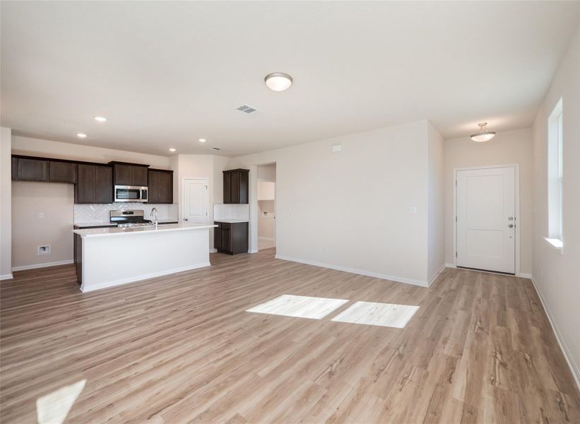 Spacious, unfurnished interior of a new home in Anthem Cottages, Kyle (Image 20).