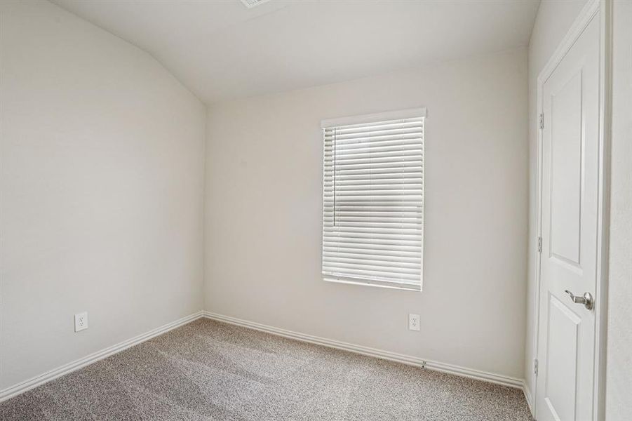 Spacious, unfurnished interior of a new home in Windmore, Princeton (Image 32).