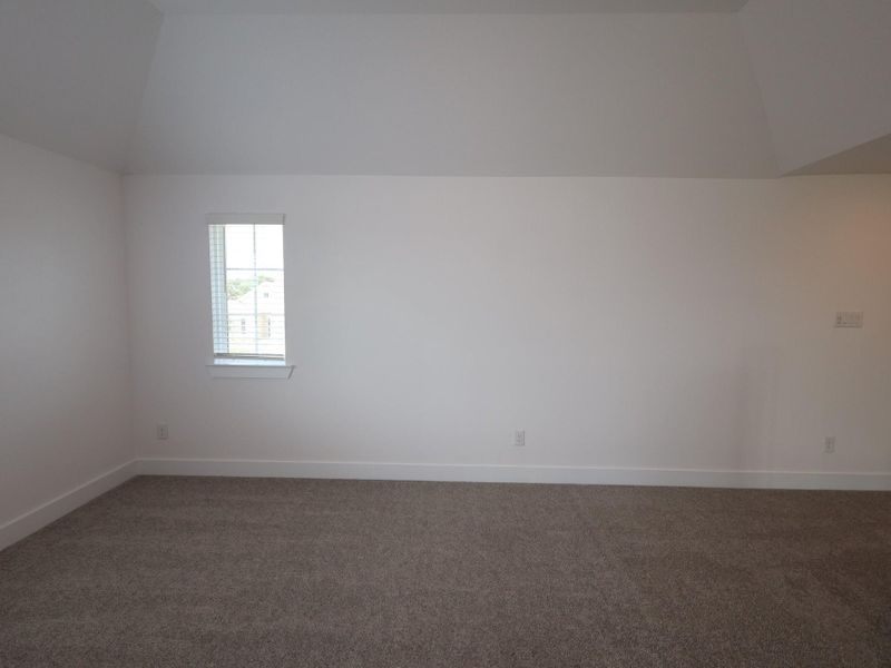 Spacious, unfurnished interior of a new home in Summerview, Fulshear (Image 18).
