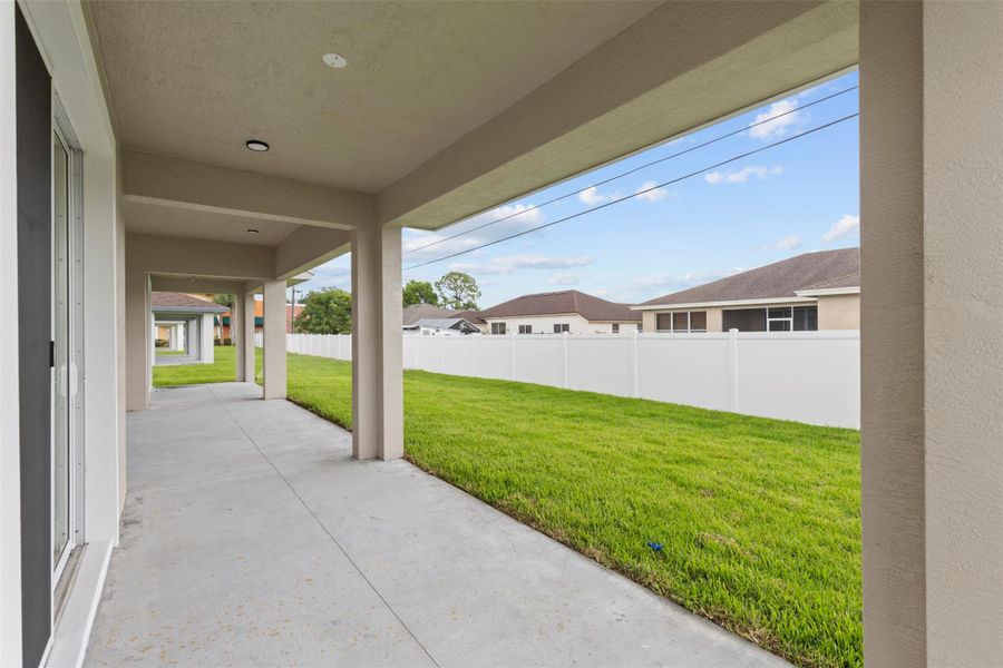 Exterior details and patio area of a home in , Port St. Lucie (Image 4).