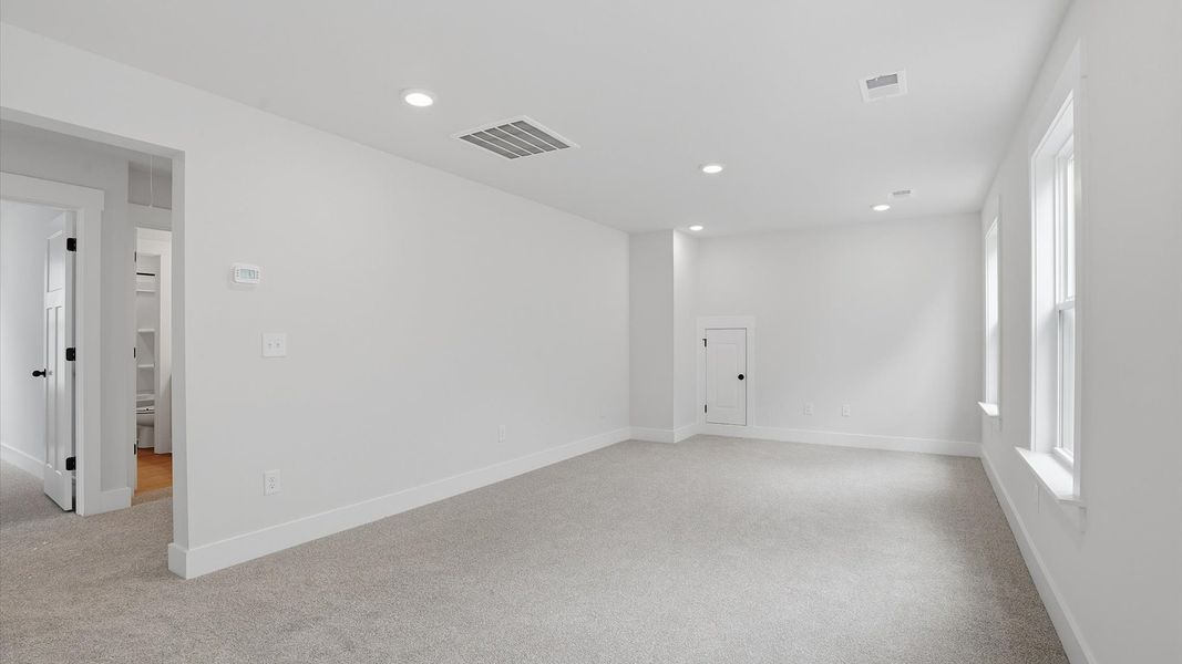 Furnished interior view inside a new home in Harrier Point, Woodruff (Image 29).