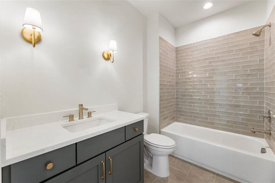 Furnished interior view inside a new home in , Alpharetta (Image 6).