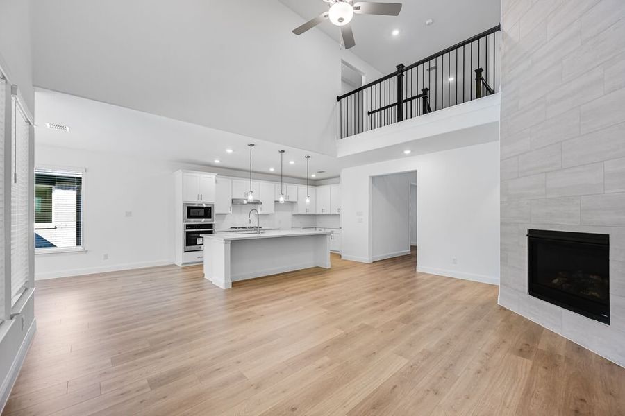 Spacious, unfurnished interior of a new home in South Oak 50s, Oak Point (Image 31).