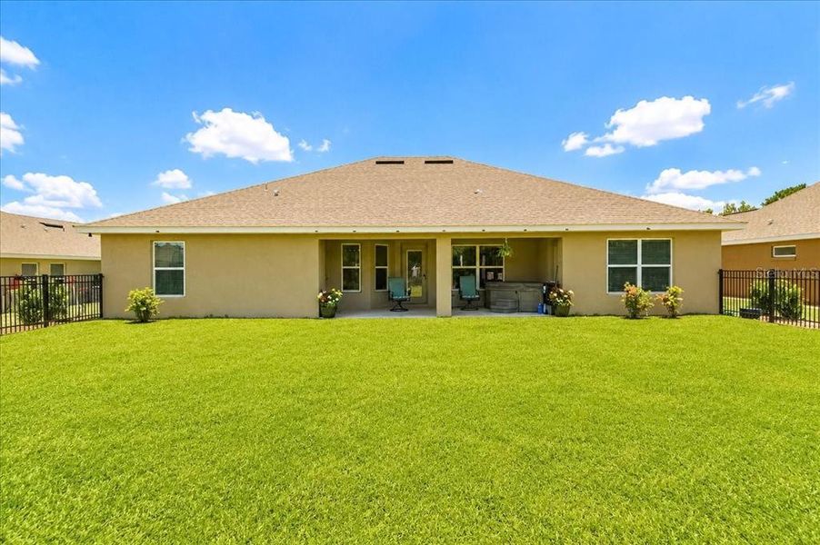 Exterior details and patio area of a home in Juliette Falls, Dunnellon (Image 34). Exterior details and patio area of a home in Juliette Falls, Dunnellon (Image 34).