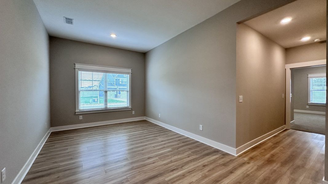 Spacious, unfurnished interior of a new home in Veterans Cove, Murfreesboro (Image 53).