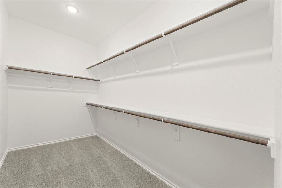 19. 1700 Edgeway - Closet