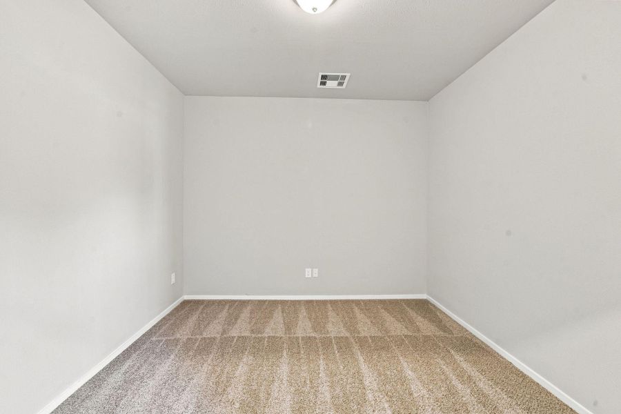 Spacious, unfurnished interior of a new home in Laurel Landing, Alvin (Image 15).