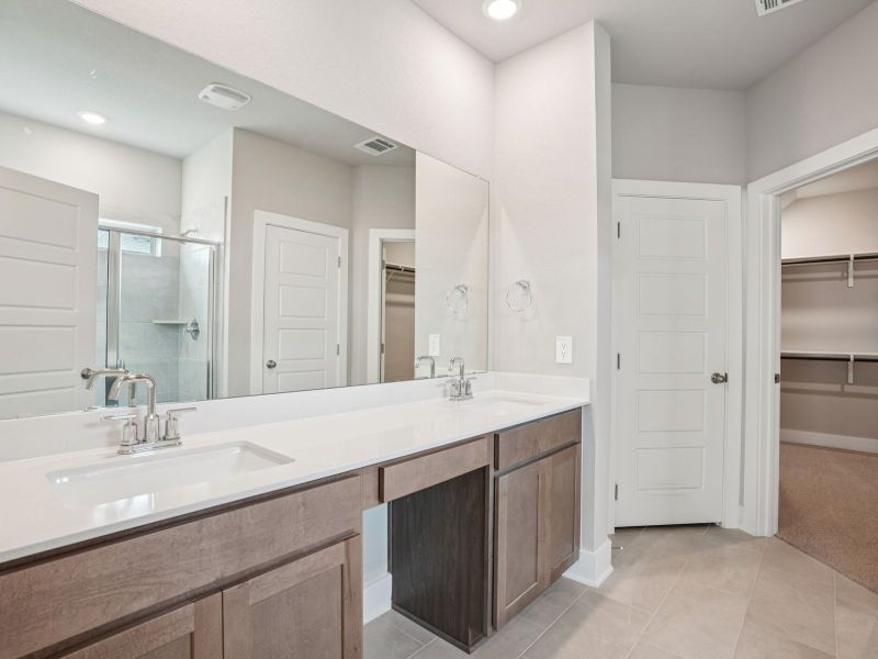 Furnished interior view inside a new home in Lark Canyon, New Braunfels (Image 10).