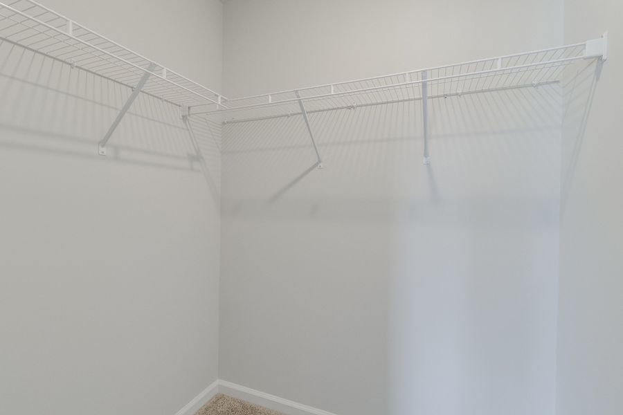 Spacious, unfurnished interior of a new home in Bluefield, Lexington (Image 36).