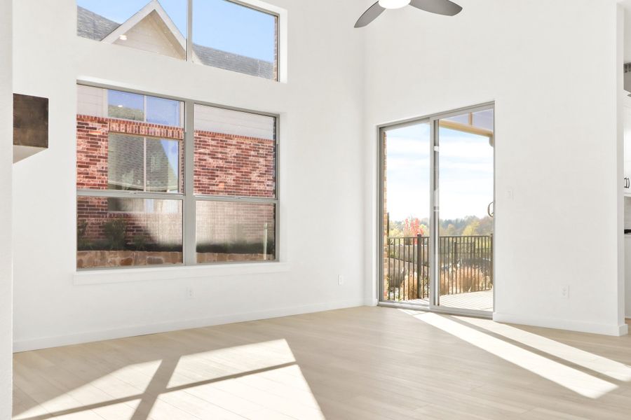Spacious, unfurnished interior of a new home in Cottonwood Creek, Rowlett (Image 15).