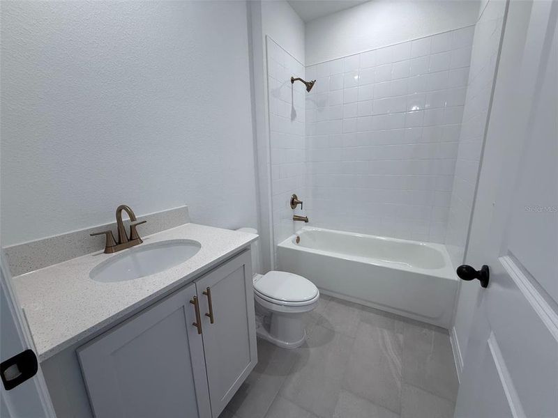 Furnished interior view inside a new home in , Mount Dora (Image 8).
