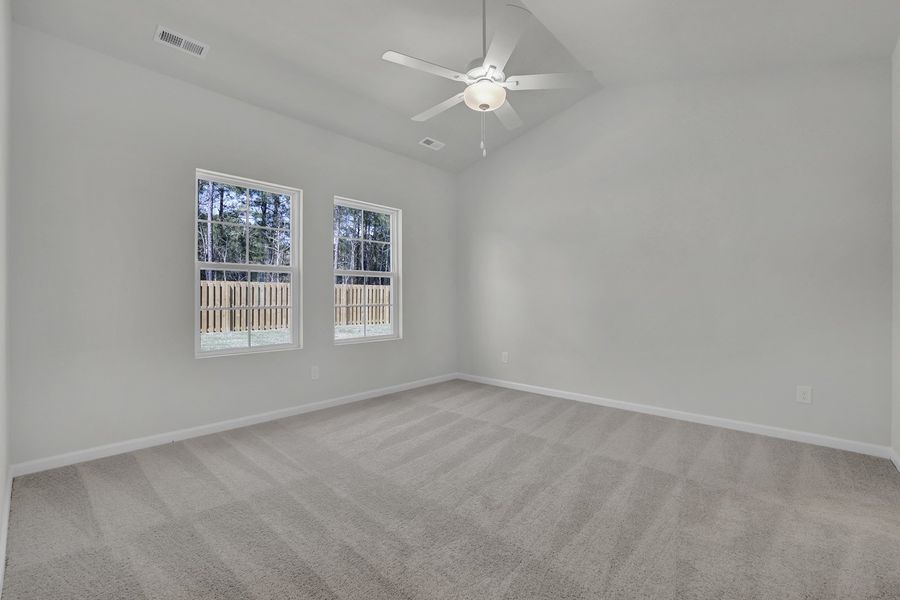 Spacious, unfurnished interior of a new home in River Tide Farms, Bolivia (Image 17).