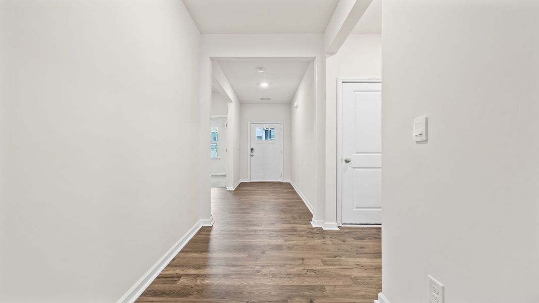 Spacious, unfurnished interior of a new home in Woodglen, Piedmont (Image 17).