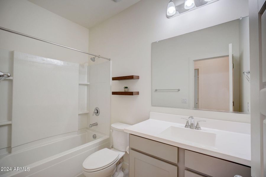 22-web-or-mls-W Santa Monica Ave-020