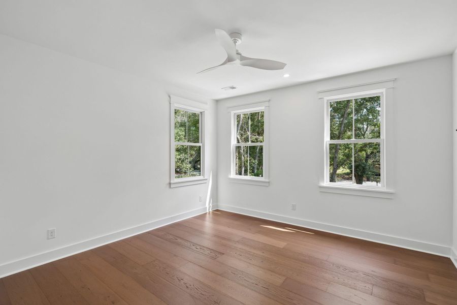 Spacious, unfurnished interior of a new home in , Mount Pleasant (Image 110).