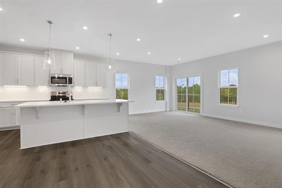 Spacious, unfurnished interior of a new home in Laurel Fields, Gainesville (Image 18).