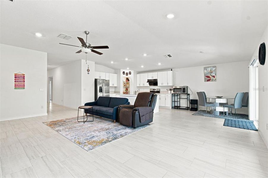 Furnished interior view inside a new home in , Zephyrhills (Image 8). Furnished interior view inside a new home in , Zephyrhills (Image 8).