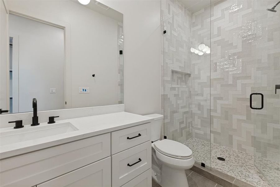 Furnished interior view inside a new home in , Dallas (Image 18). Furnished interior view inside a new home in , Dallas (Image 18).