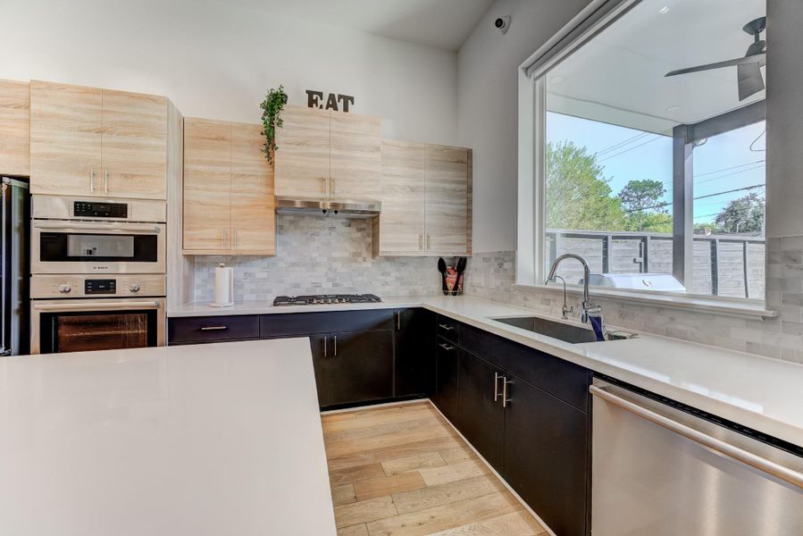 Furnished interior view inside a new home in Avondale, Houston (Image 39).