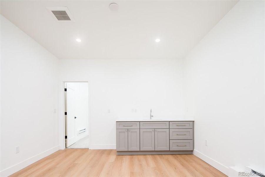 Spacious, unfurnished interior of a new home in , Denver (Image 19).