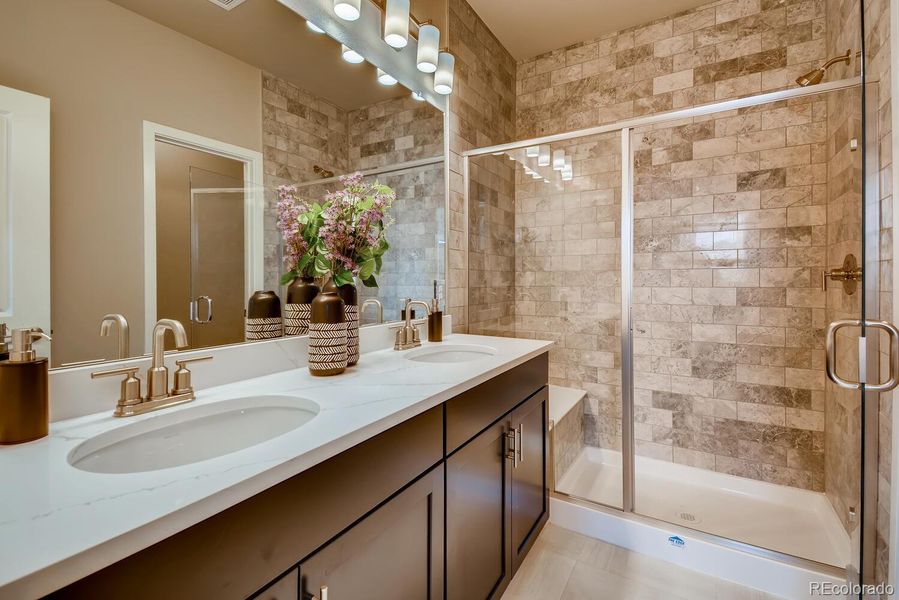 TO BE BUILT! PICTURES OF MODEL HOME. Same floorplan.