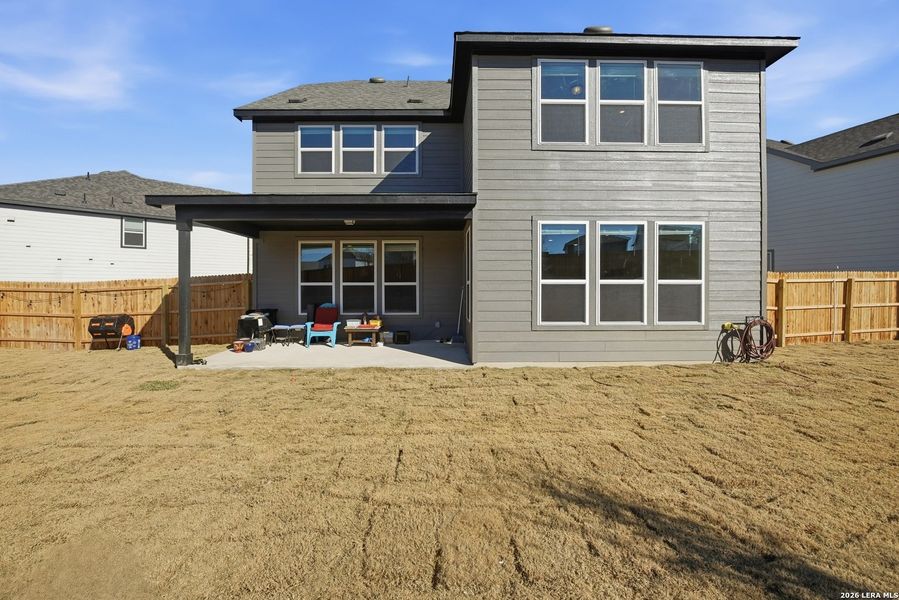 Exterior details and patio area of a home in Horizon Ridge, San Antonio (Image 4). Exterior details and patio area of a home in Horizon Ridge, San Antonio (Image 4).