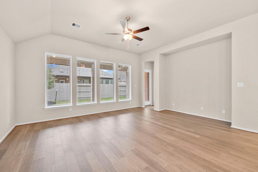 Spacious, unfurnished interior of a new home in Pomona 50' & 55', Manvel (Image 22).