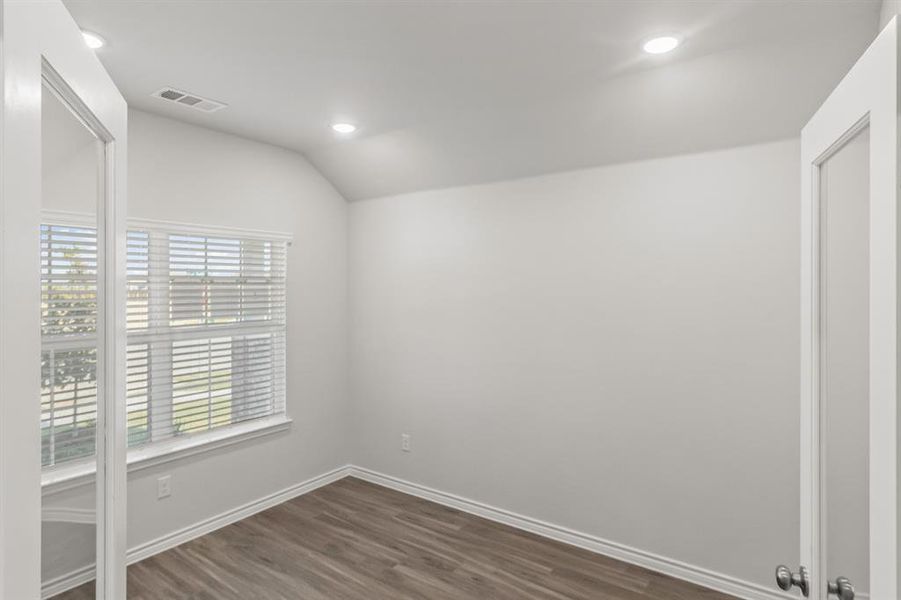 Spacious, unfurnished interior of a new home in Retreat at Fossil Creek, Fort Worth (Image 8). Spacious, unfurnished interior of a new home in Retreat at Fossil Creek, Fort Worth (Image 8).