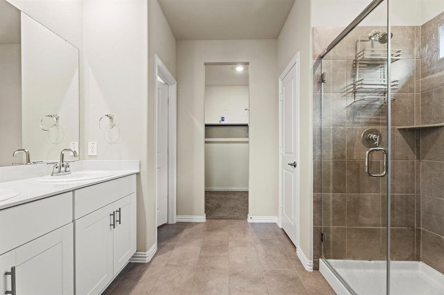 Furnished interior view inside a new home in Briarwood Hills - Highland Series, Forney (Image 11). Furnished interior view inside a new home in Briarwood Hills - Highland Series, Forney (Image 11).