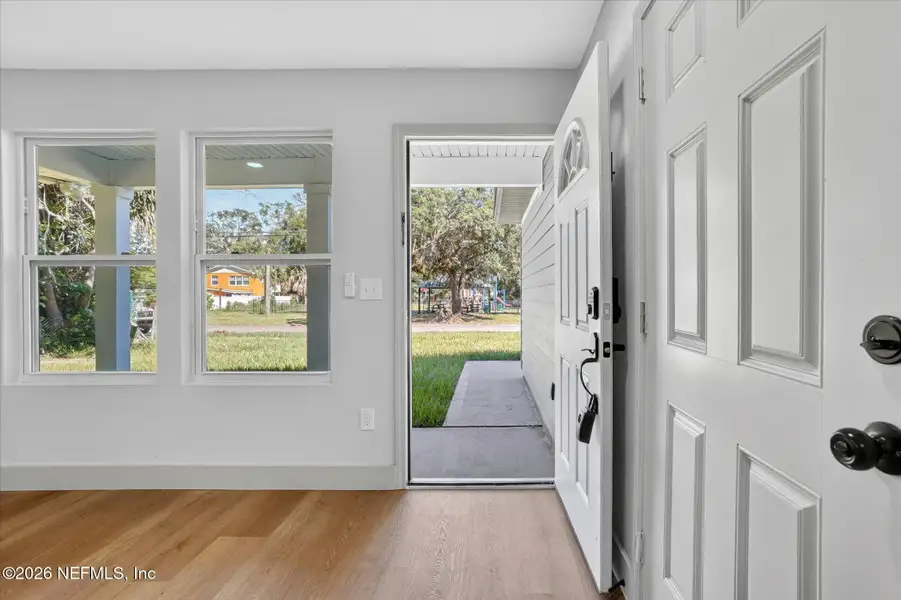 Spacious, unfurnished interior of a new home in , Jacksonville (Image 17).