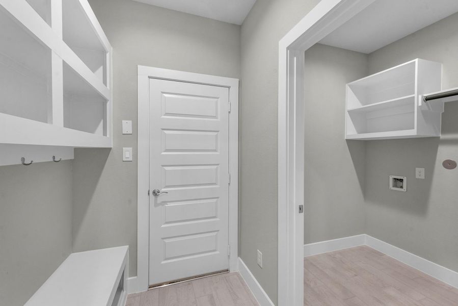 Furnished interior view inside a new home in Briarwood Crossing, Rosenberg (Image 9).