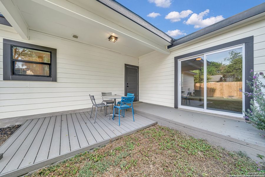 Exterior details and patio area of a home in , San Antonio (Image 18).