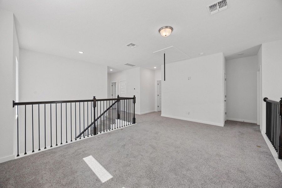 Spacious, unfurnished interior of a new home in University Heights, Round Rock (Image 34).