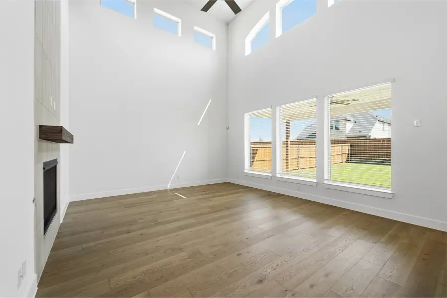 Spacious, unfurnished interior of a new home in Green Meadows, Celina (Image 26).