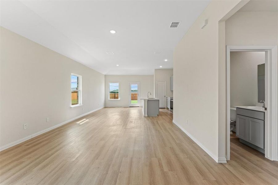 Spacious, unfurnished interior of a new home in , Waco (Image 20).