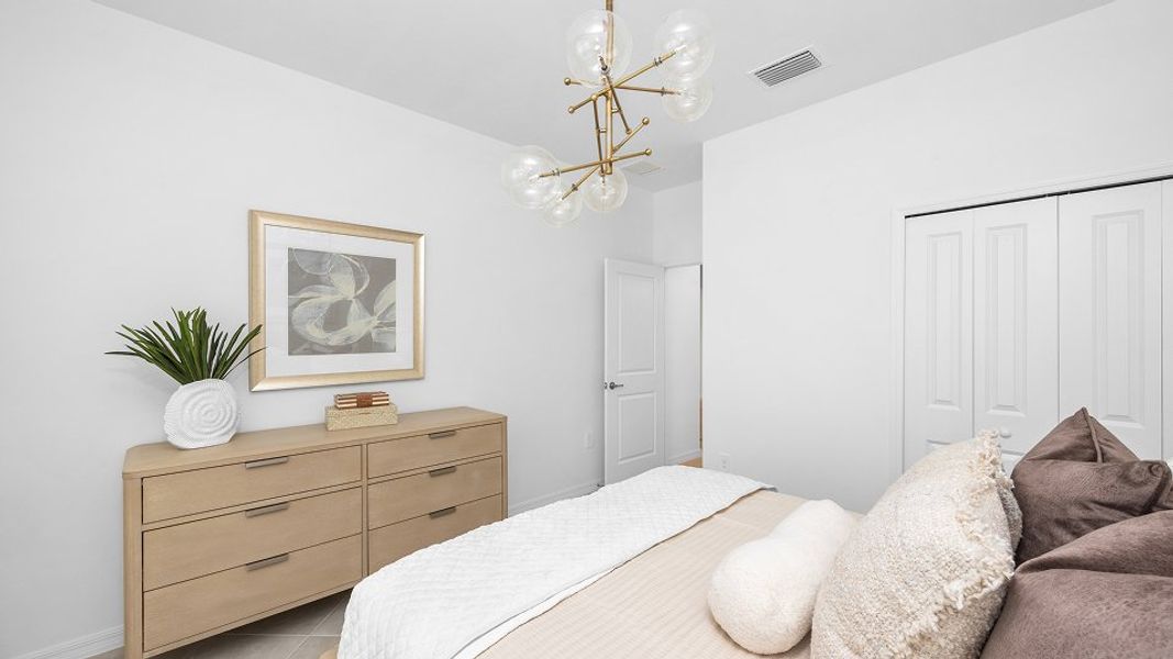 2444 Summerville II Bed2 2of2 Base4