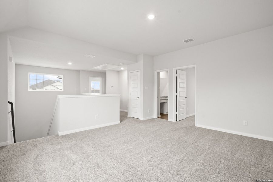 Spacious, unfurnished interior of a new home in Swenson Heights, Seguin (Image 17).