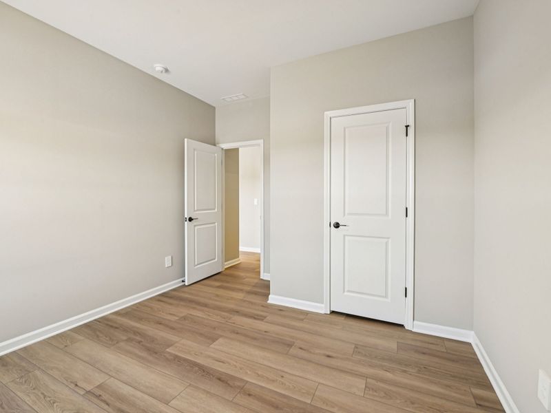 Spacious, unfurnished interior of a new home in Watkins Glen, Raleigh (Image 16).