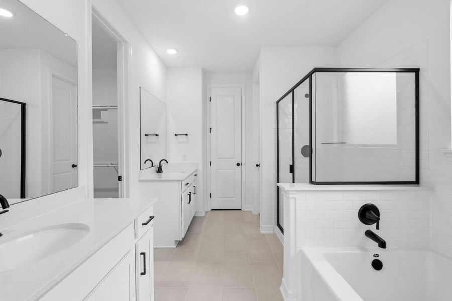 Furnished interior view inside a new home in Brookewater, Rosenberg (Image 13).