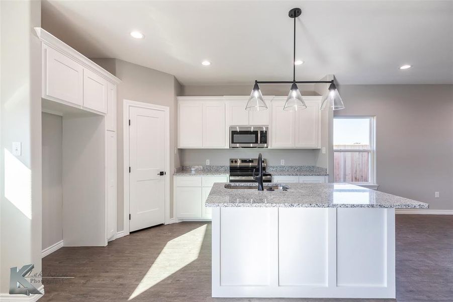 Furnished interior view inside a new home in , Abilene (Image 6).