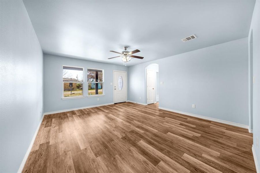 Spacious, unfurnished interior of a new home in , West Tawakoni (Image 10).