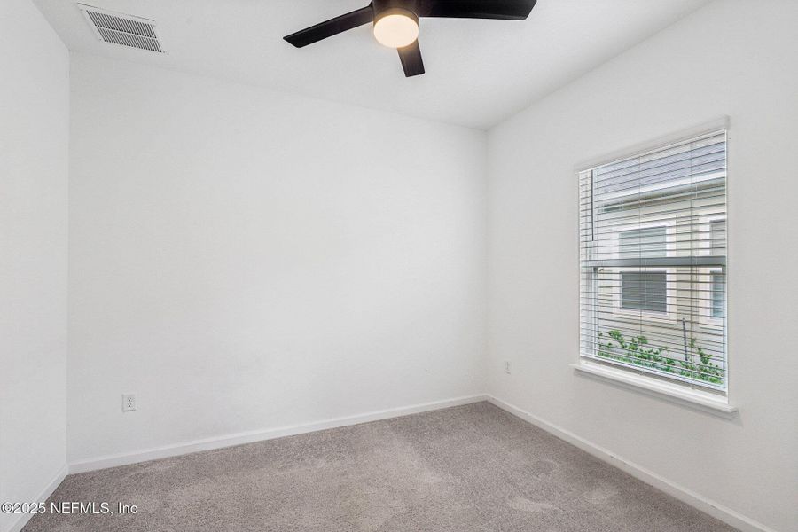 Spacious, unfurnished interior of a new home in , Green Cove Springs (Image 21).