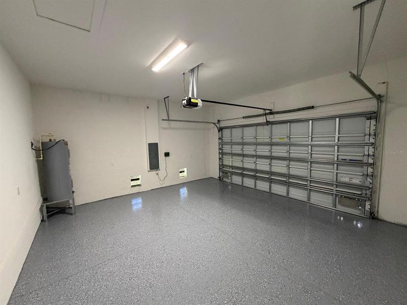 Spacious, unfurnished interior of a new home in , Placida (Image 25).