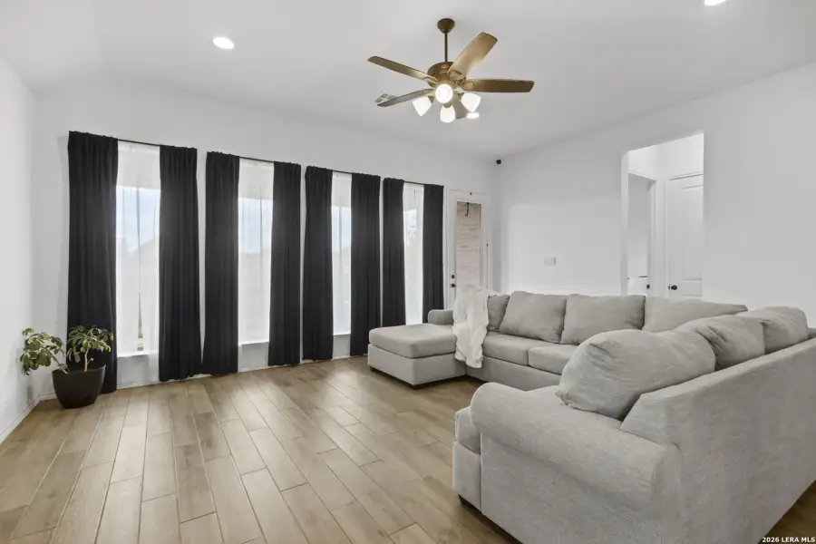 Furnished interior view inside a new home in Meadows of Mill Creek, Seguin (Image 27).