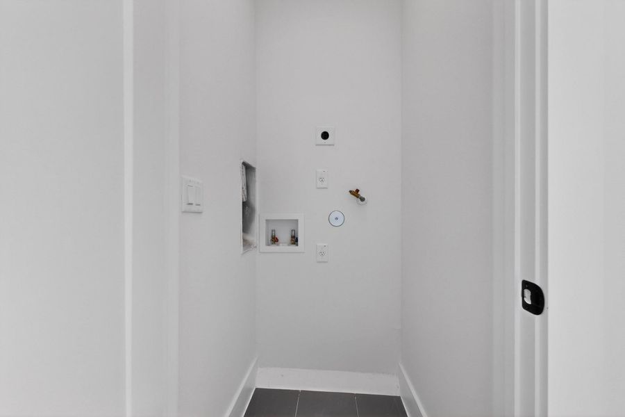Spacious, unfurnished interior of a new home in , Austin (Image 28).