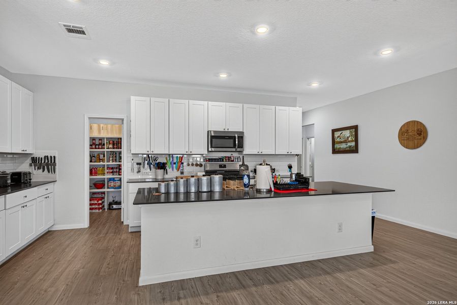 Furnished interior view inside a new home in Silos: Barrington Collection, San Antonio (Image 13).